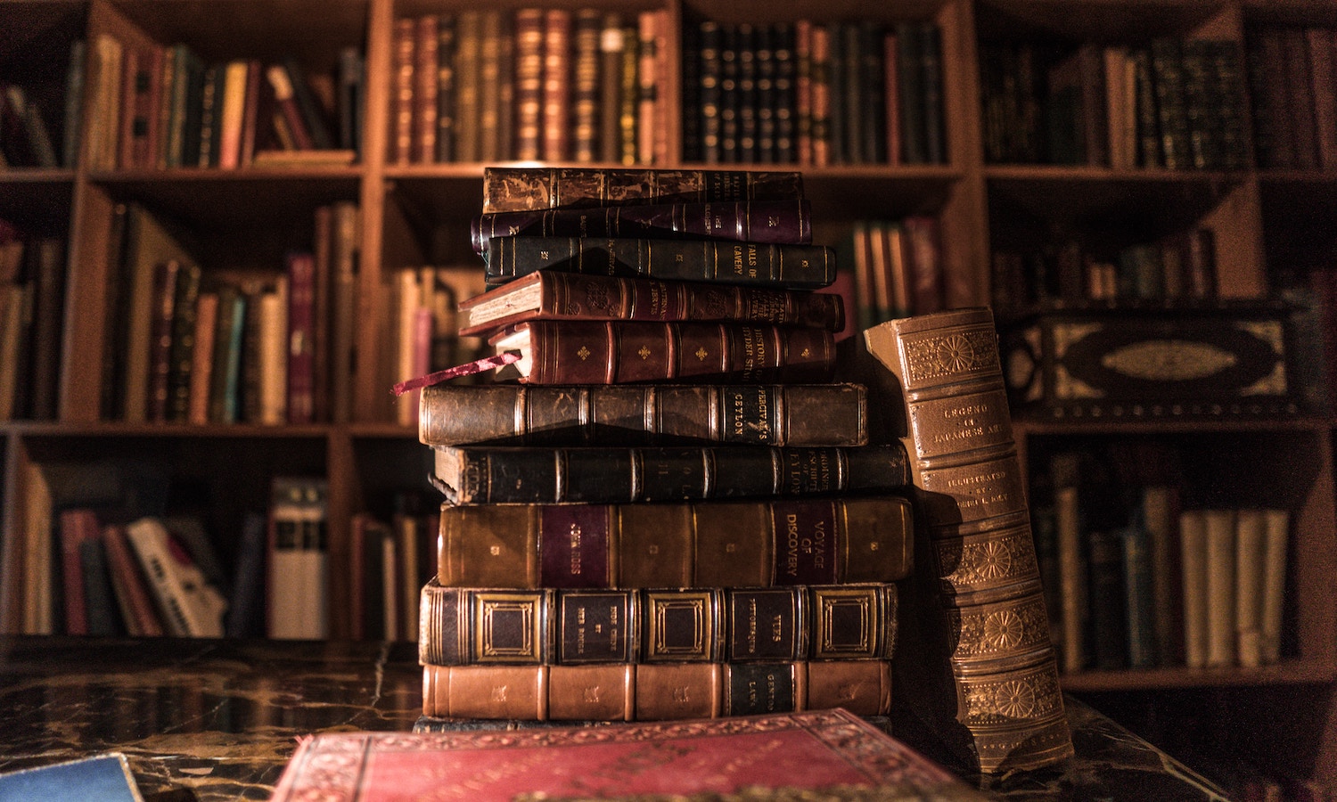 stack-old-books
