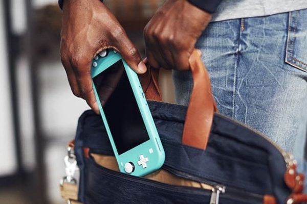 nintendo_switch_lite_promo_shot_small_1